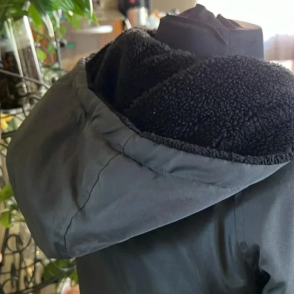 New CB Reverable Jacket - Picture 5 of 8